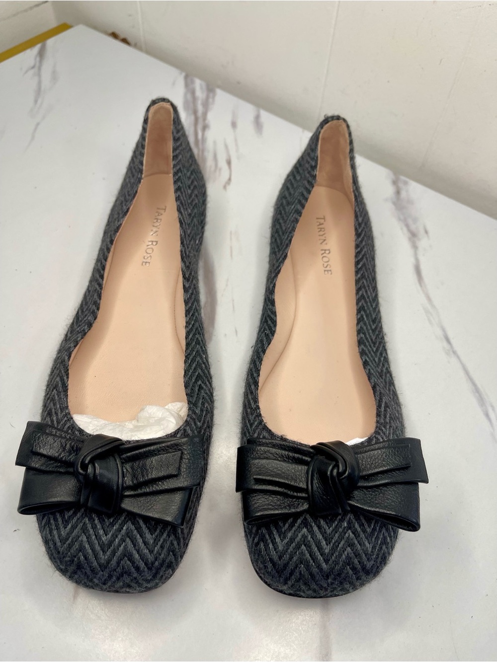 Taryn Rose Gray Herringbone Ballet Flats with Black Bow Accent Sz 9M